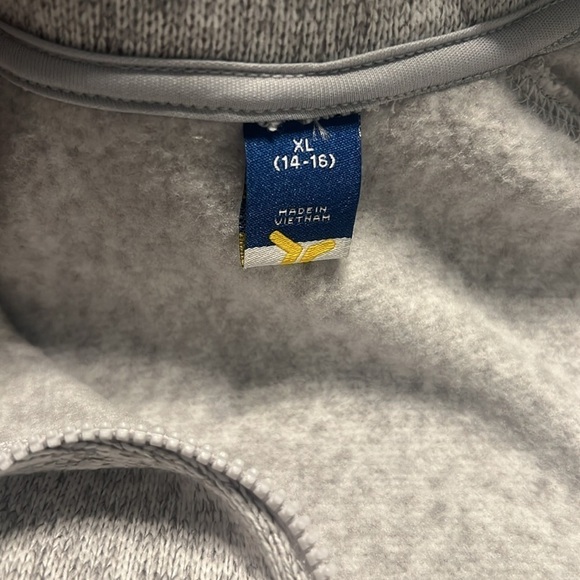 Old Navy Heathered Gray 3/4 zip fleece. Side pockets. NWT - Picture 2 of 3